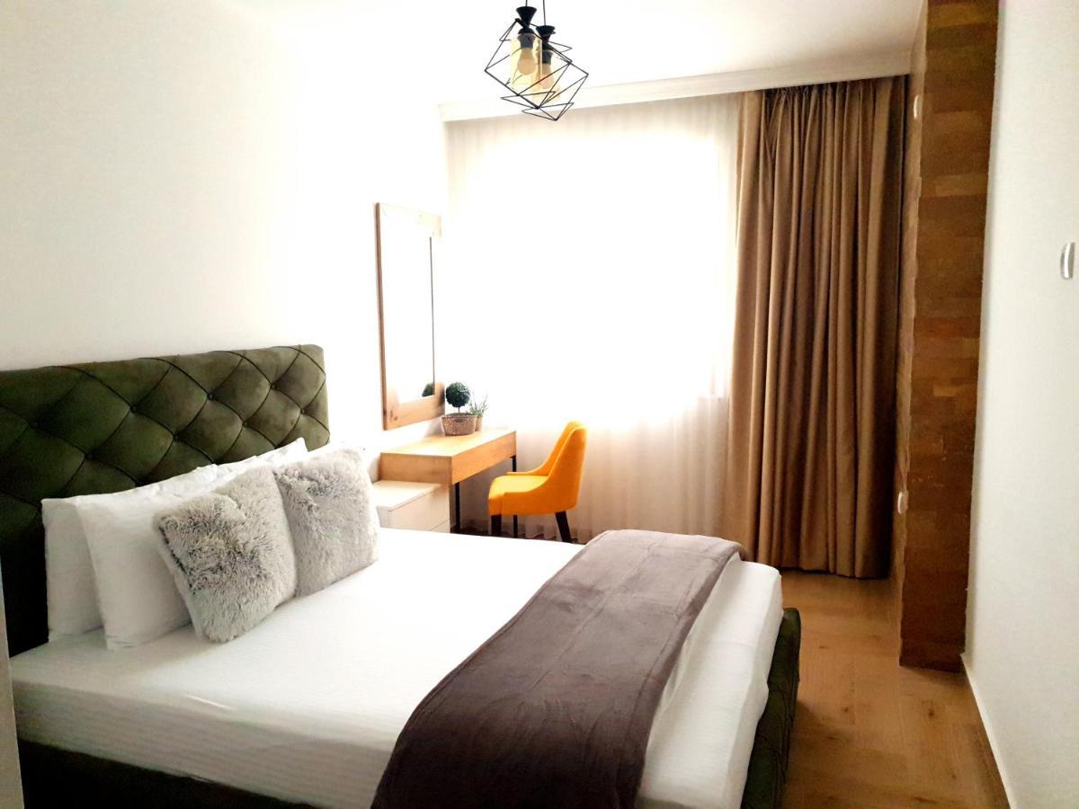 Apartment Lacasa & Restaurant