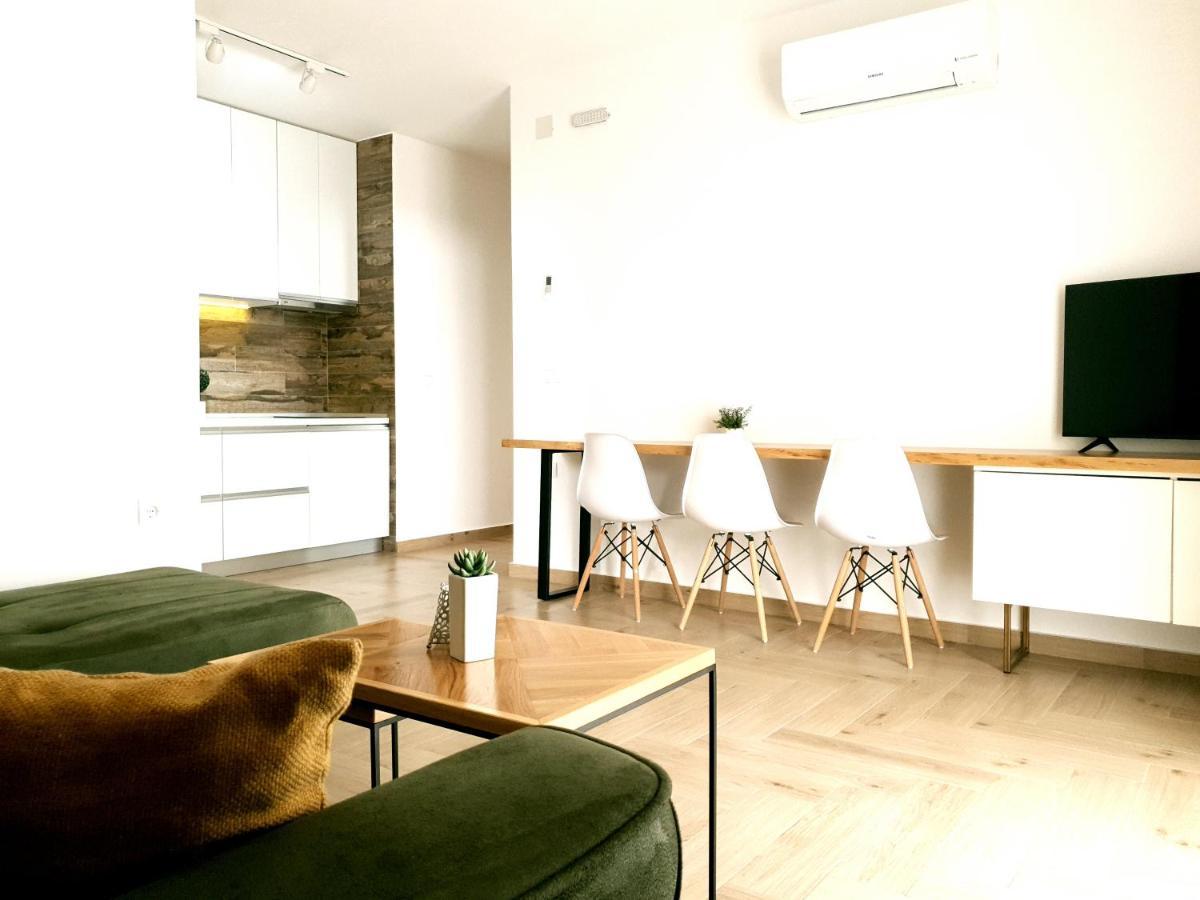 Apartment Lacasa & Restaurant Ulcinj