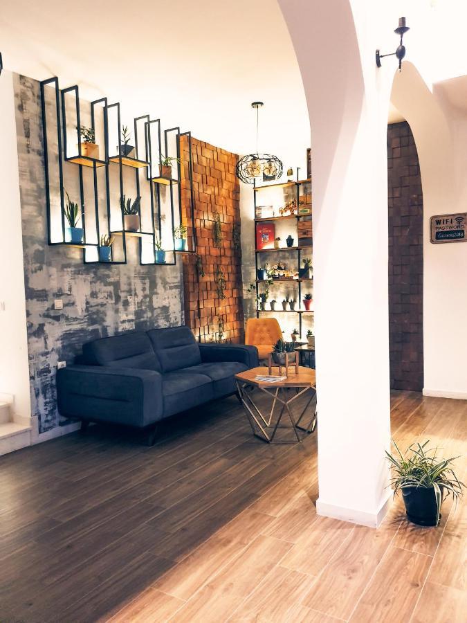 Apartment Lacasa & Restaurant Ulcinj