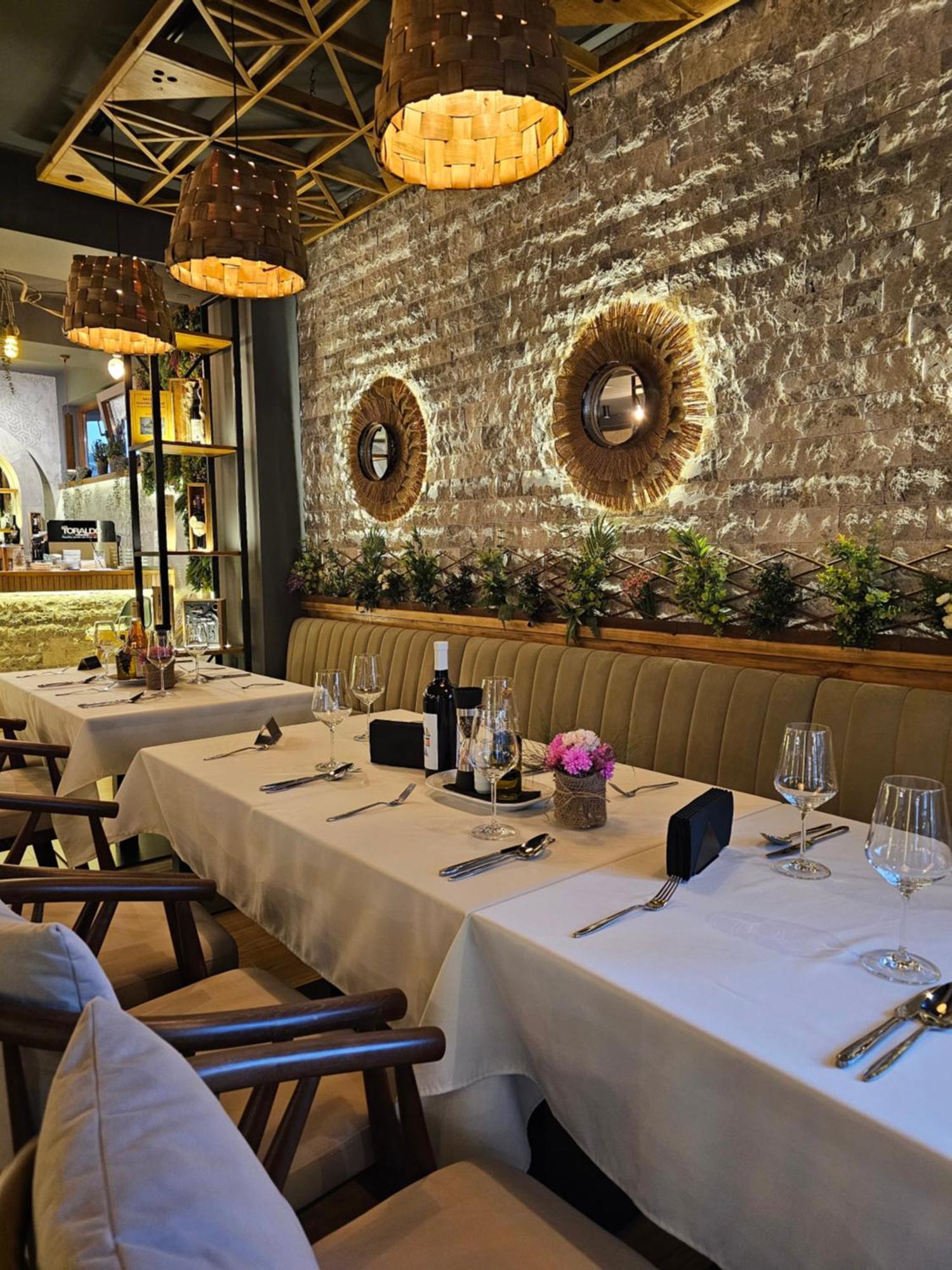 Lacasa & Restaurant *