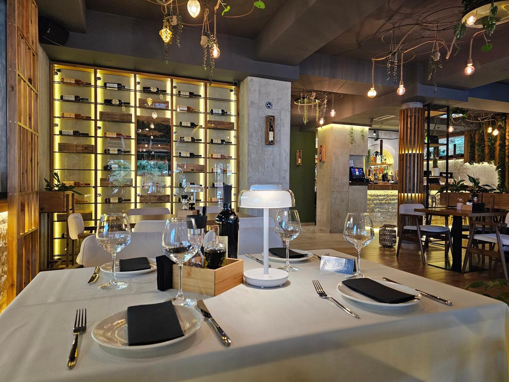 Lacasa & Restaurant